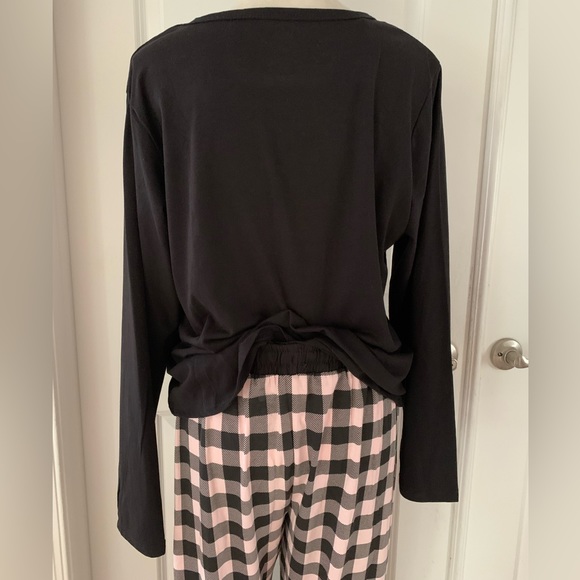 NWOT Puma black top and plaid pants pajama set - Picture 8 of 12